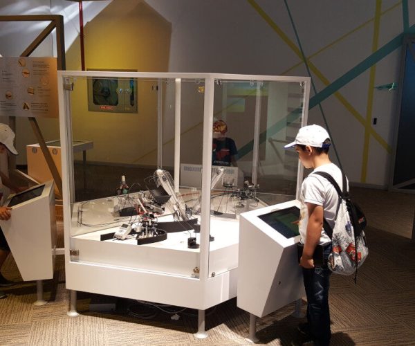 interactive robot programming equipment