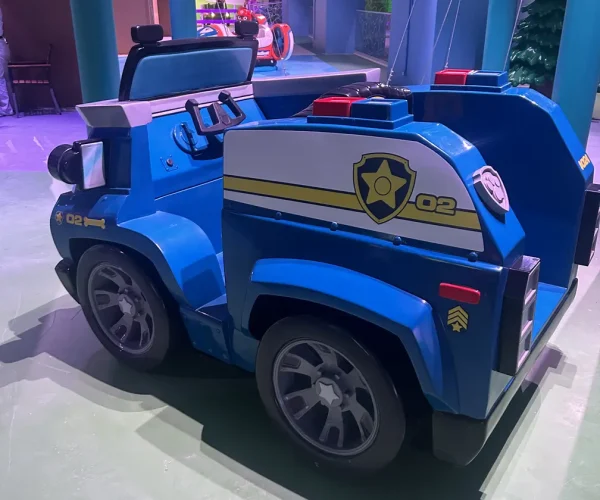 Paw Cars exhibit — a fleet of five paw-themed FRP cars at Nickelodeon Play Istanbul