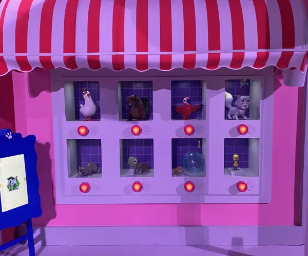 Close-up of an animatronic animal in the interactive Pet Parlor