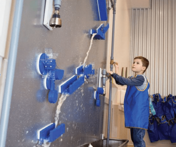 magnetic water wall exhibit